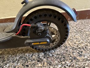 Koloběžka Xiaomi Mi Electric Scooter - 6