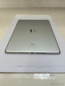 Apple iPad 6 2018 (A1893) - na náhradní díly - 6