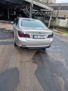 BMW 740d f01 rok 2010 velká výbava najeto 420tkm - 6