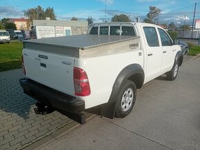 Toyota Hilux DC 2.5 I D-4D Terra 08/2013 - 6