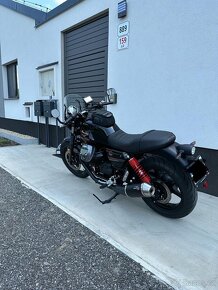 Moto Guzzi V7 Stone Special Edition - 6