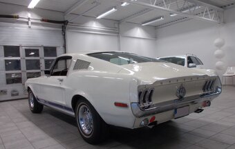 Ford Mustang Fastback GT 302 - 6