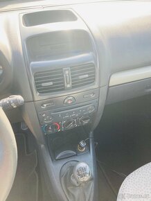 Renault Clio 1.2 16v - 6