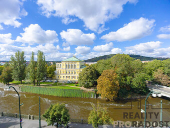 Prodej luxusního bytu 3+1 128 m2 v Praze 1, Masarykovo nábře - 6