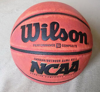 Prodám starší popužitý míč  Wilson NCAA. - 6