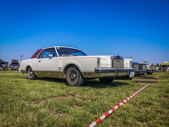 Lincoln Continental Mark VI - 6