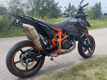 KTM 690 SUPERMOTO R - 6