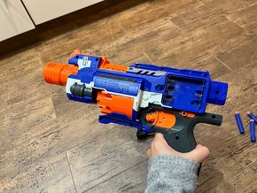 Pistole Nerf N-Strike Elite s přídavným zásobníkem nábojů - 6