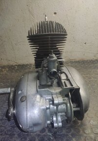 Motor ČZ 250/455 - 6