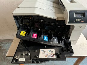 Prodám tiskárnu HP Color LaserJet Professional CP5225 - 6