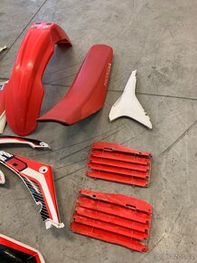 Plasty Honda + sedlo crf 250 2011 - 6