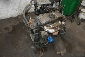 Motor 1.6 převodovka brzdy startér čerpadlo Peugeot 206 - 6