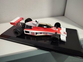 McLaren 1:24 ixo nový +Marlboro - 6