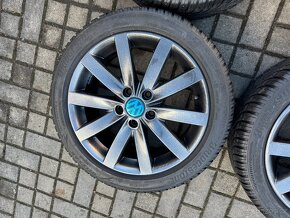 ORIGINÁL Alu Volkswagen PORTO R17, 5x112 - TOP STAV,  ZIMNÍ - 6