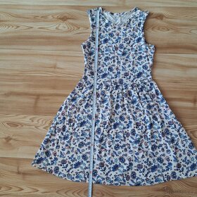 Dívčí bílé šaty s modro-růžovými kvítky z C&A,  vel. 140-REZ - 6