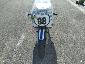 Suzuki GS 750 - 6