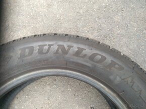 Prodám 2 zimni gumy Dunlop 205/60 R16 DOT 2523 - 6