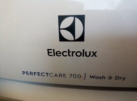 Electrolux PERFECTCARE 700 - 6