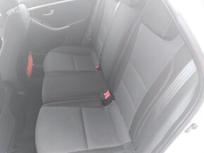 HYUNDAI i30 1.4 16V 1.MAJITEL,ČR,SERVISKA,VYHŘ.SEDADLA - 6