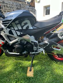 Prodám Aprilia  Tuono V4,1100 faktory - 6