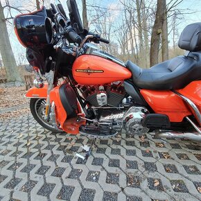 Harley Davidson flhtk Electra Glide Ultra Limited - 6