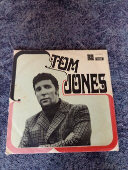 LP Tom Jones, Johnny Cash, + bonus - 6