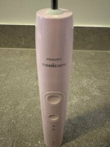 Zubní kartáček Philips Sonicare 4500 - 6