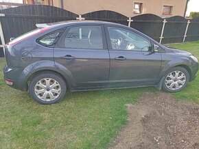 FORD FOCUS 1.6 - 6