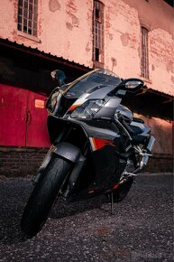 Aprilia RSV1000R - 6