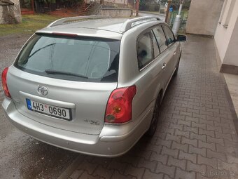 Toyota Avensis kombi 2.2 D-4D 130kw T25 - 6