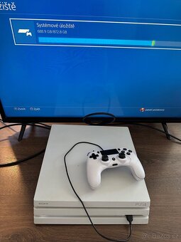 PlayStation 4 pro - 1TB + ovladač - 6