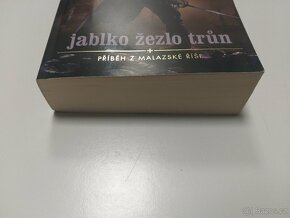 Ian C. Esslemont  - Jablko, žezlo, trůn - 6