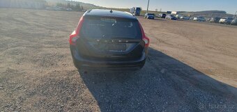 VOLVO V60 2.0 D3 5V 120KW MOMENTUM - 6