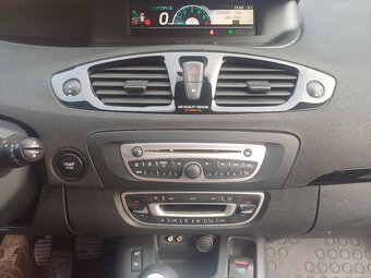 Renault Grand Scenic 1.6 dci 96kW - 6