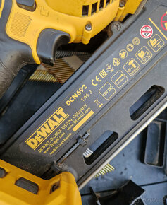 nastřelovací pistole DeWalt DCN692 (bezuhlíková) r.v 2021 - 6