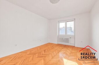 Pronájem částečně zařízeného bytu 2+1 s balkónem, 56 m2, ul. - 6