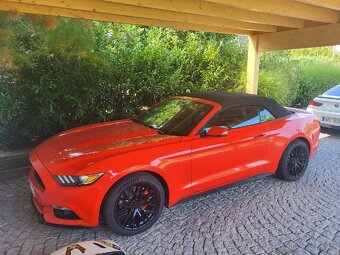 Ford Mustang - 6