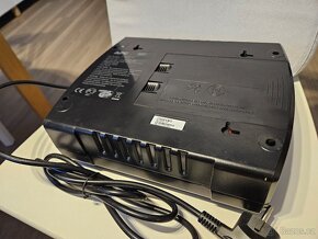 Záložní zdroj UPS APC Back-UPS ES 550 Prodám - 6