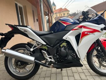 Honda CBR 250R - 6