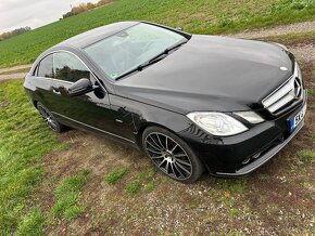 Mercedes E - 6