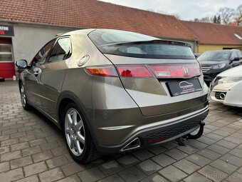 Honda Civic 1.8 i-VTEC – PRVNÍ MAJITEL / SERVIS / NOVÉ PNEU - 6