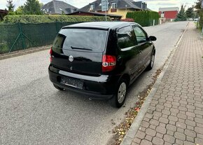 Volkswagen Fox 1,2i , serviska , dobrý stav benzín - 6