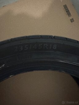 Dunlop 235/45/18 cena za sadu - 6