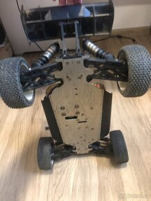 RC model XRAY XB8 2018 1/8 Buggy - 6