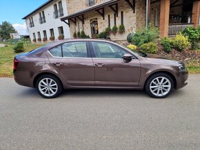 Škoda Octavia 3, 1,2 TSI 77 KW, xenony, vyhř. sed. - 6