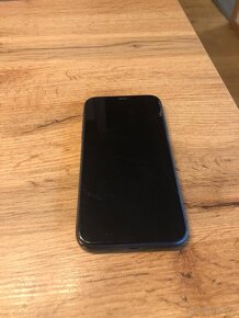 iPhone 11 64 GB - černý - na díly - 6