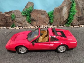 prodám model 1:18 ferrari 328GTS - 6