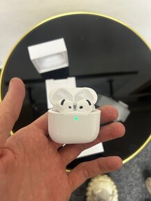 AirPods gen 4 - 6