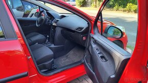 Peugeot 207, r.v. 2010, najeto cca 185 000 km, jsem 2. majit - 6