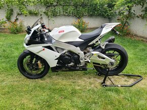 Aprilia RSV4R - 6